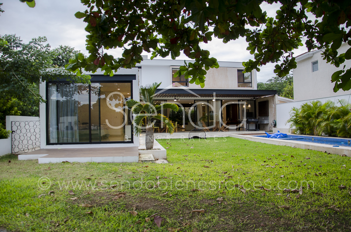 2019-12-03_23_17_10_19KG-38 Casa en venta en La Ceiba -60.jpg